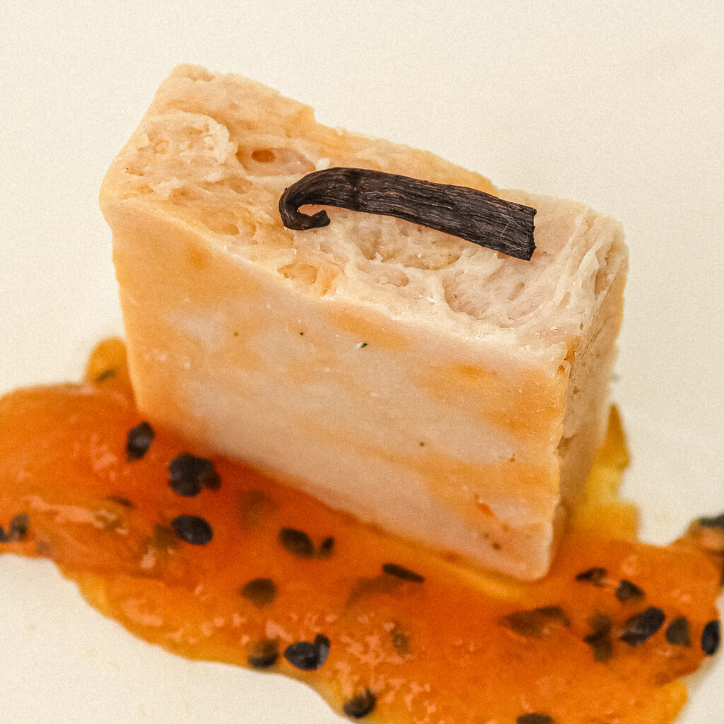 jabón artesanal de maracuyá y sebo orgánico